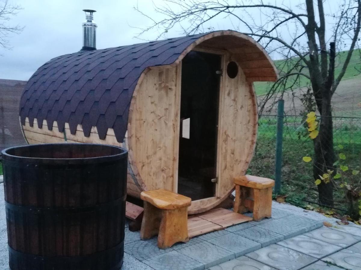 Pod Orehom Drvena Kuca I Sauna Krapina Luaran gambar